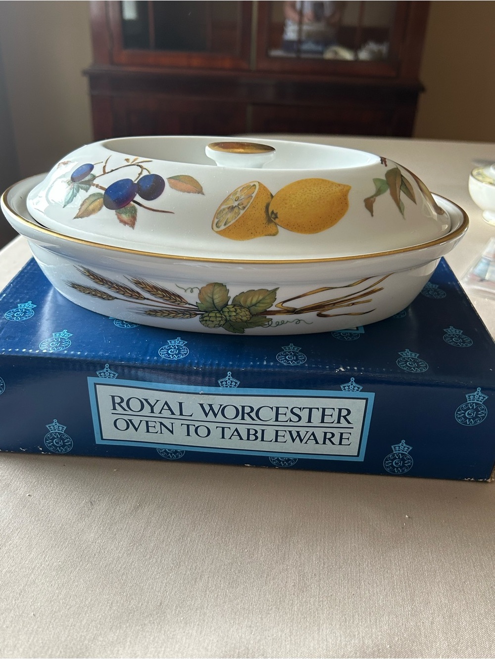 NWT Royal Worcester Spode oven to Table Evesham Gold Covered Entree Casserole